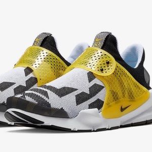 “SOLD” Nike Sock Dart N7